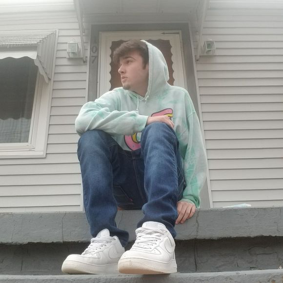 Meet your Posher, Evan - Picture 1 of 1